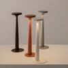 Karman lámpara de mesa LED recargable Papiria, rojo mate, CCT