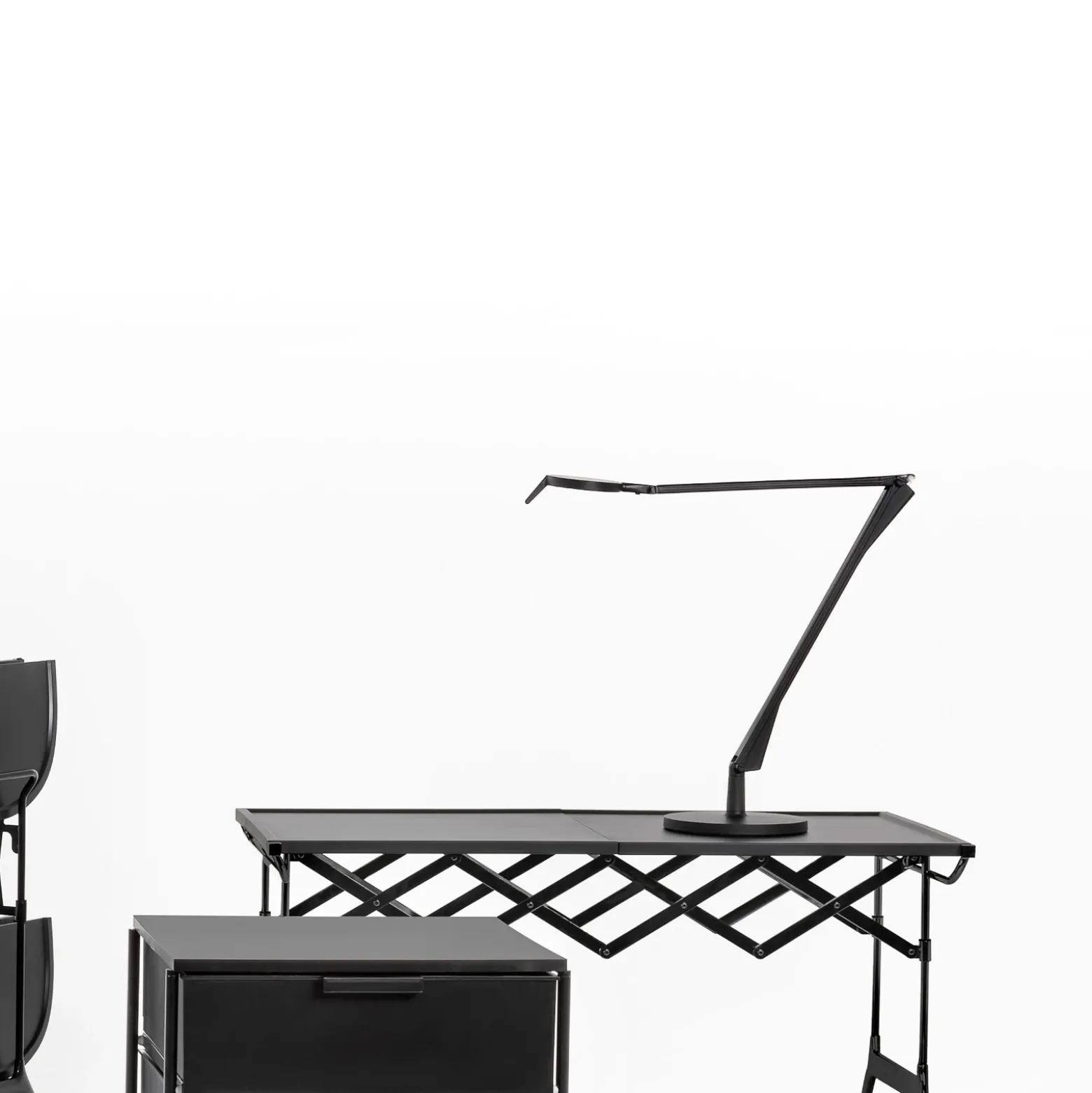 Kartell Aledin Tec - lámpara de mesa LED, negro