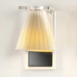 Kartell Light-Air aplique con pantalla textil