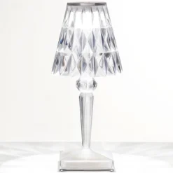 Kartell Lámpara de mesa LED recargable Battery, 26 cm, transparente, IP54