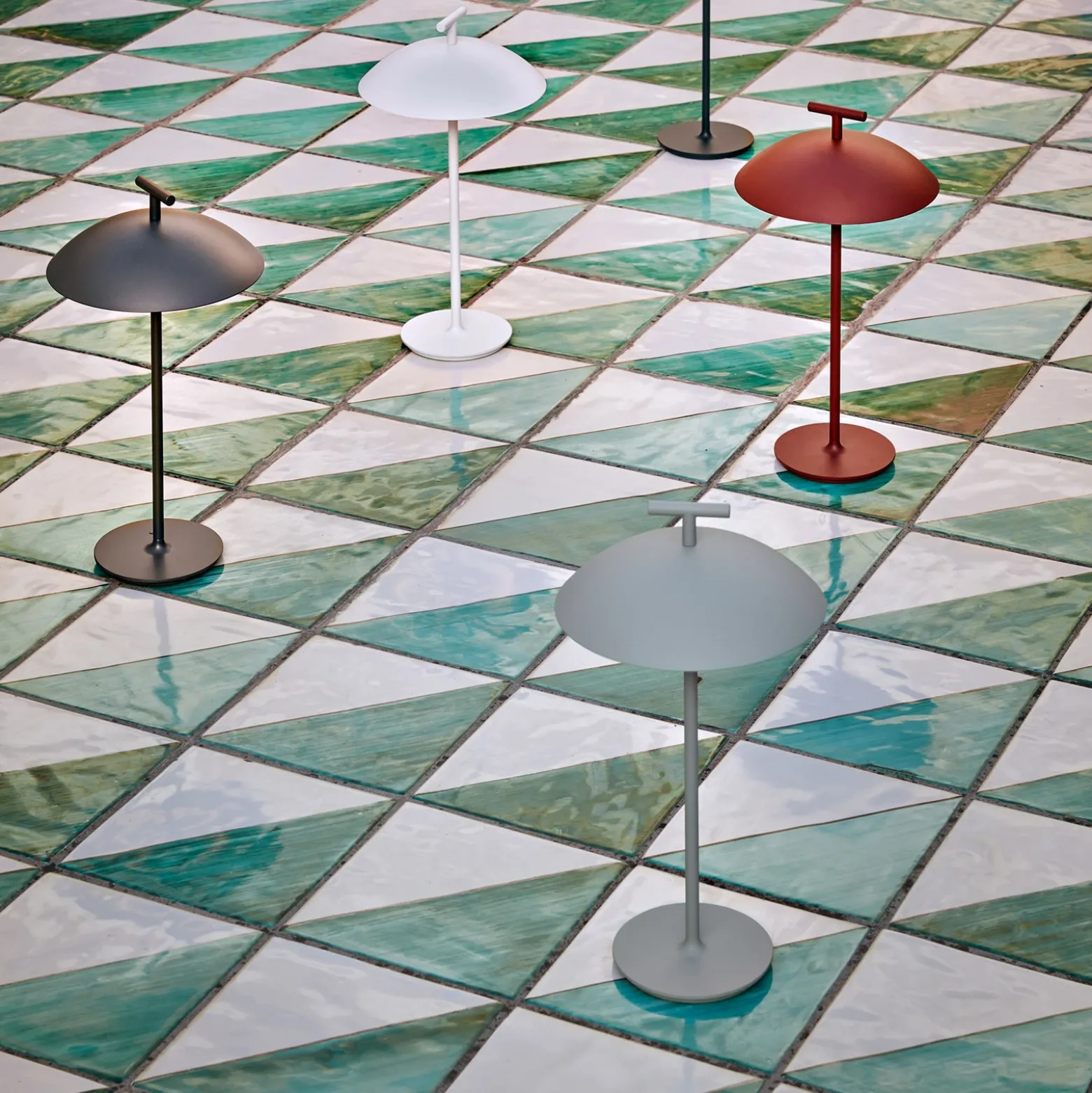 Kartell Mini Geen-A lámpara mesa LED 2.700 K verde