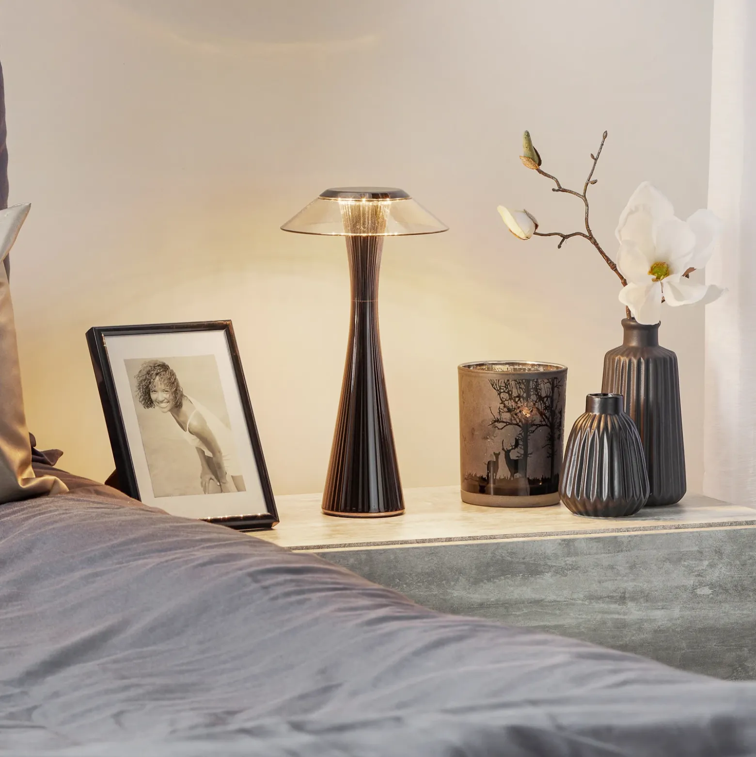 Kartell Space lámpara de mesa LED diseño, titanio
