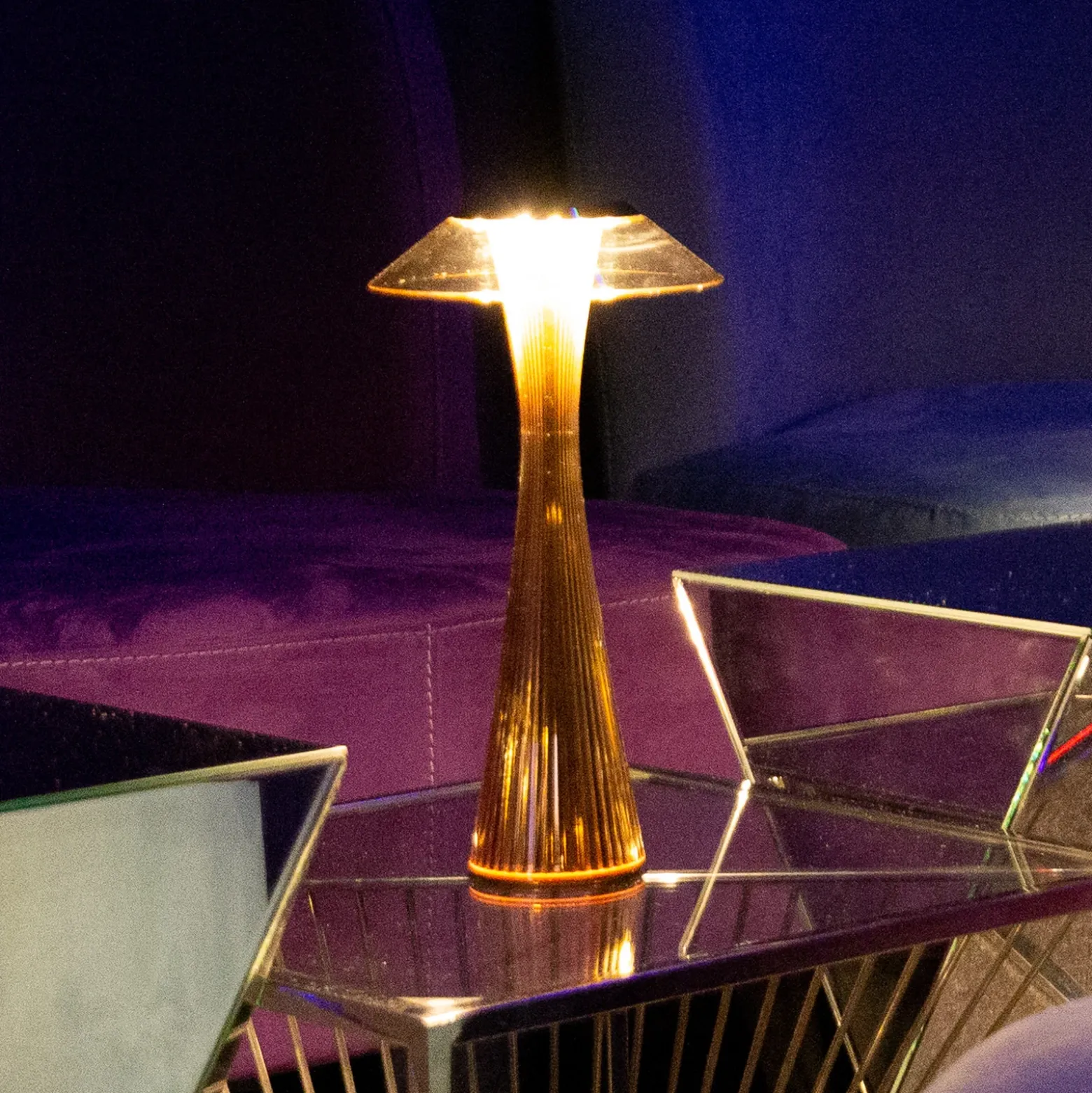 Kartell Space lámpara de mesa LED de diseño, oro