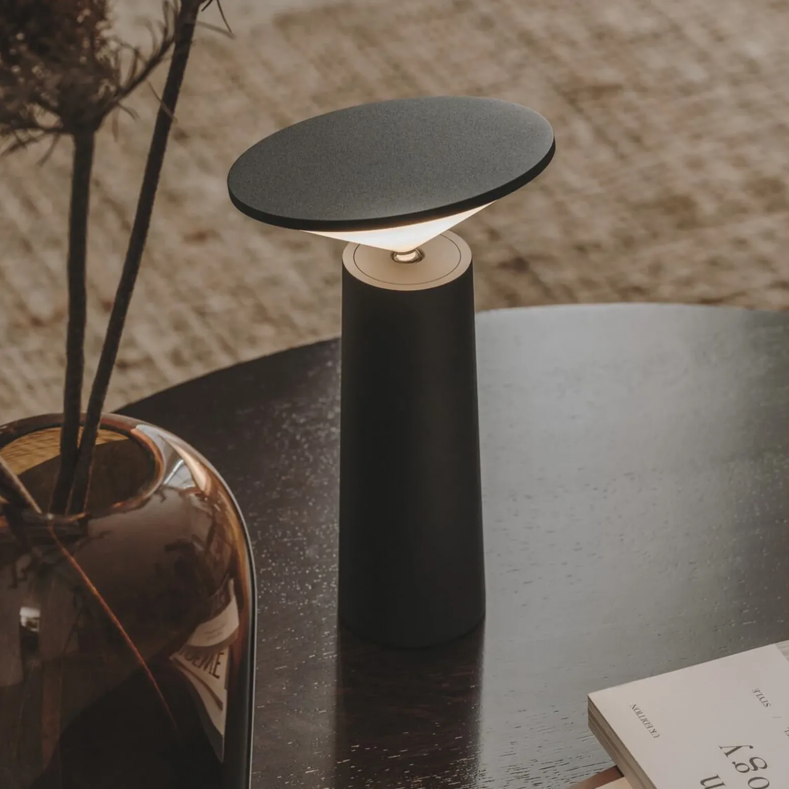 LEDS-C4 Lámpara de mesa LED recargable Cocktail, negro Altura 21,5 cm