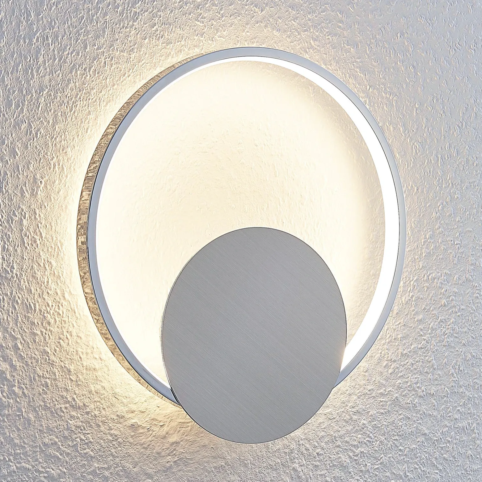 Lindby aplique de pared LED Anays, Ø 32 cm, cromo/claro, plástico