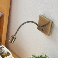 Lindby aplique de pared LED Mayar, 2, latón, lámpara de lectura, 11 cm