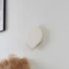 Lindby aplique de pared LED Nielson, beige, yeso, 30 cm de altura