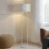 Lindby Aralena lámpara de pie, blanca, metal, altura 143,5 cm