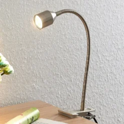 Lindby Djamila lámpara de pinza LED, níquel satinado