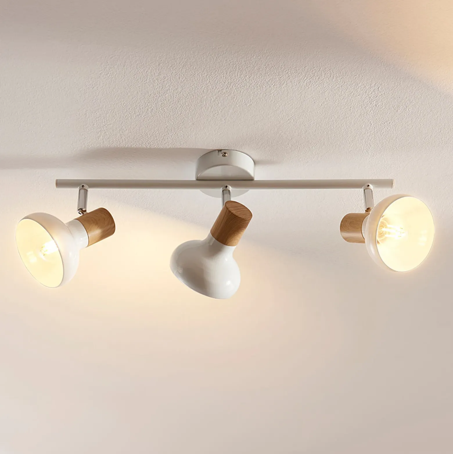 Lindby downlight de techo Fridolin, 50cm, 3 luces, blanco, metal