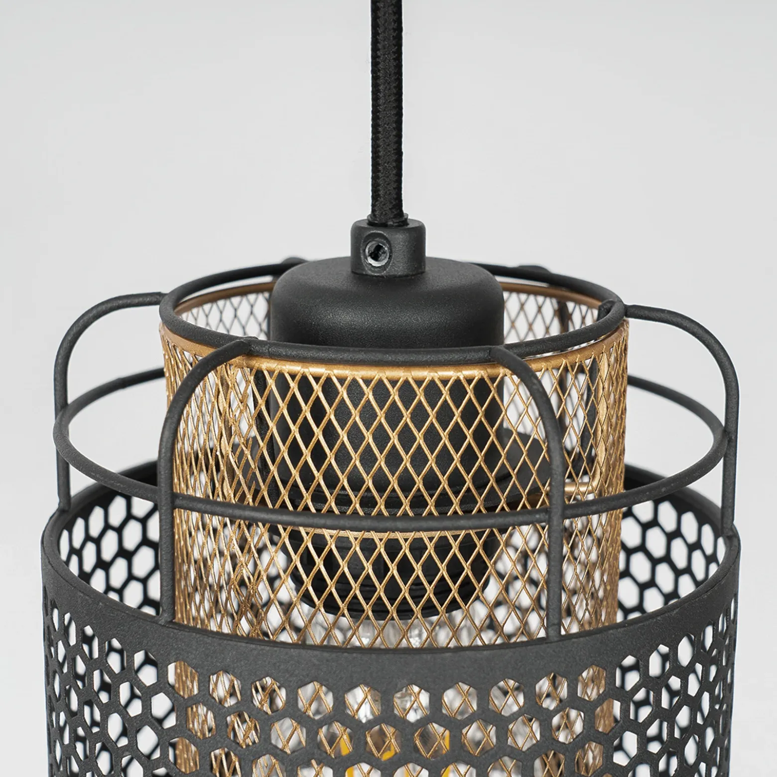 Lindby Eudoria lámpara colgante 3 luces negro/oro