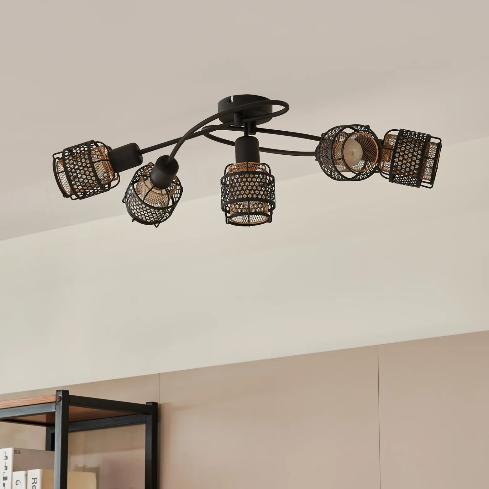 Lindby Eudoria plafón 5 luces negro/oro