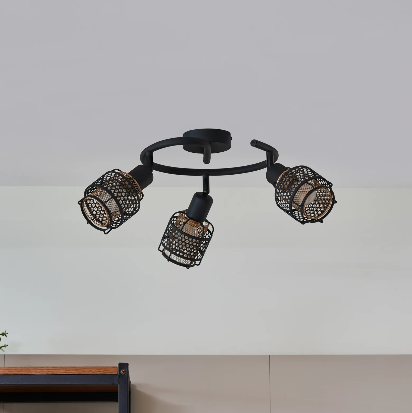 Lindby Eudoria plafón 3 luces negro/oro