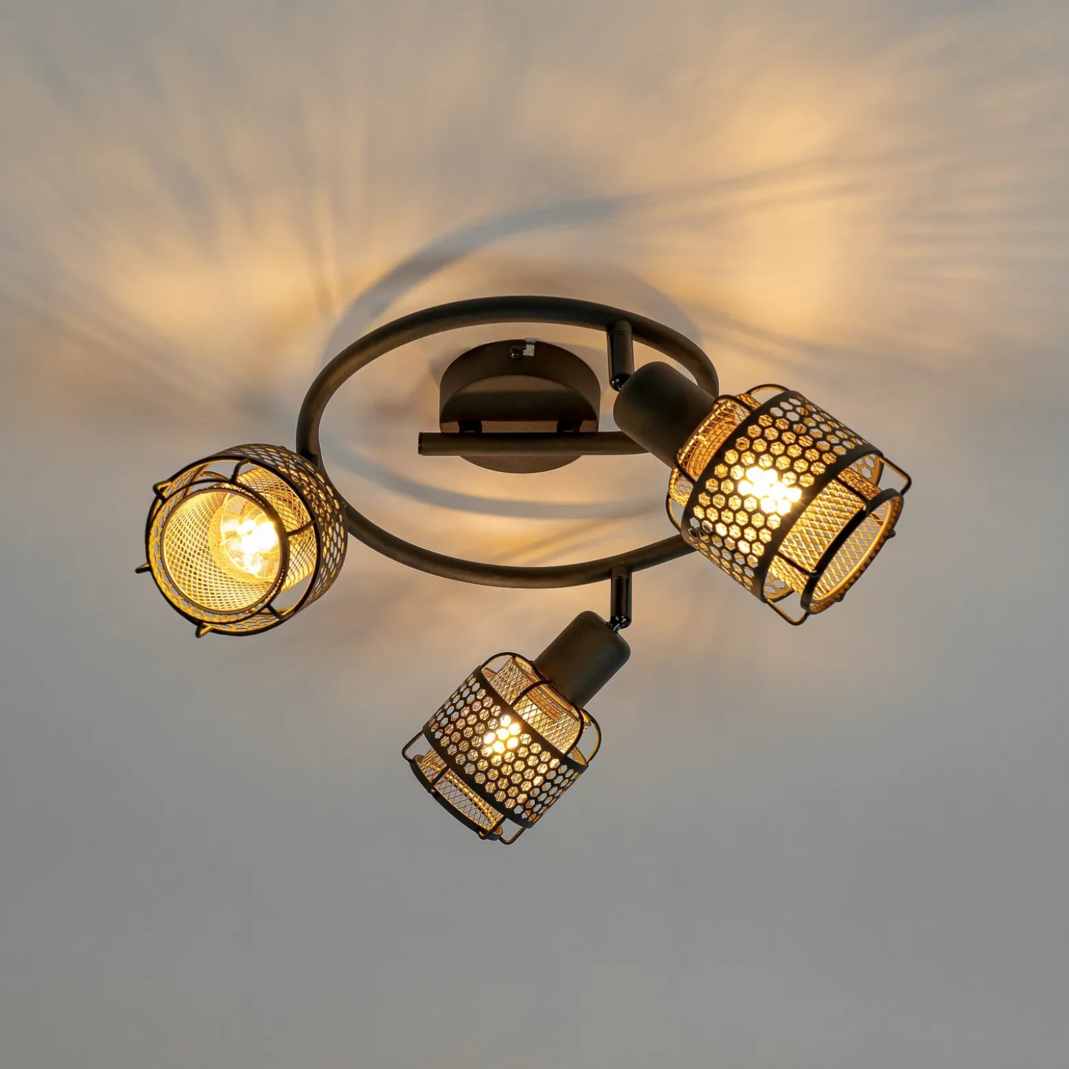 Lindby Eudoria plafón 3 luces negro/oro
