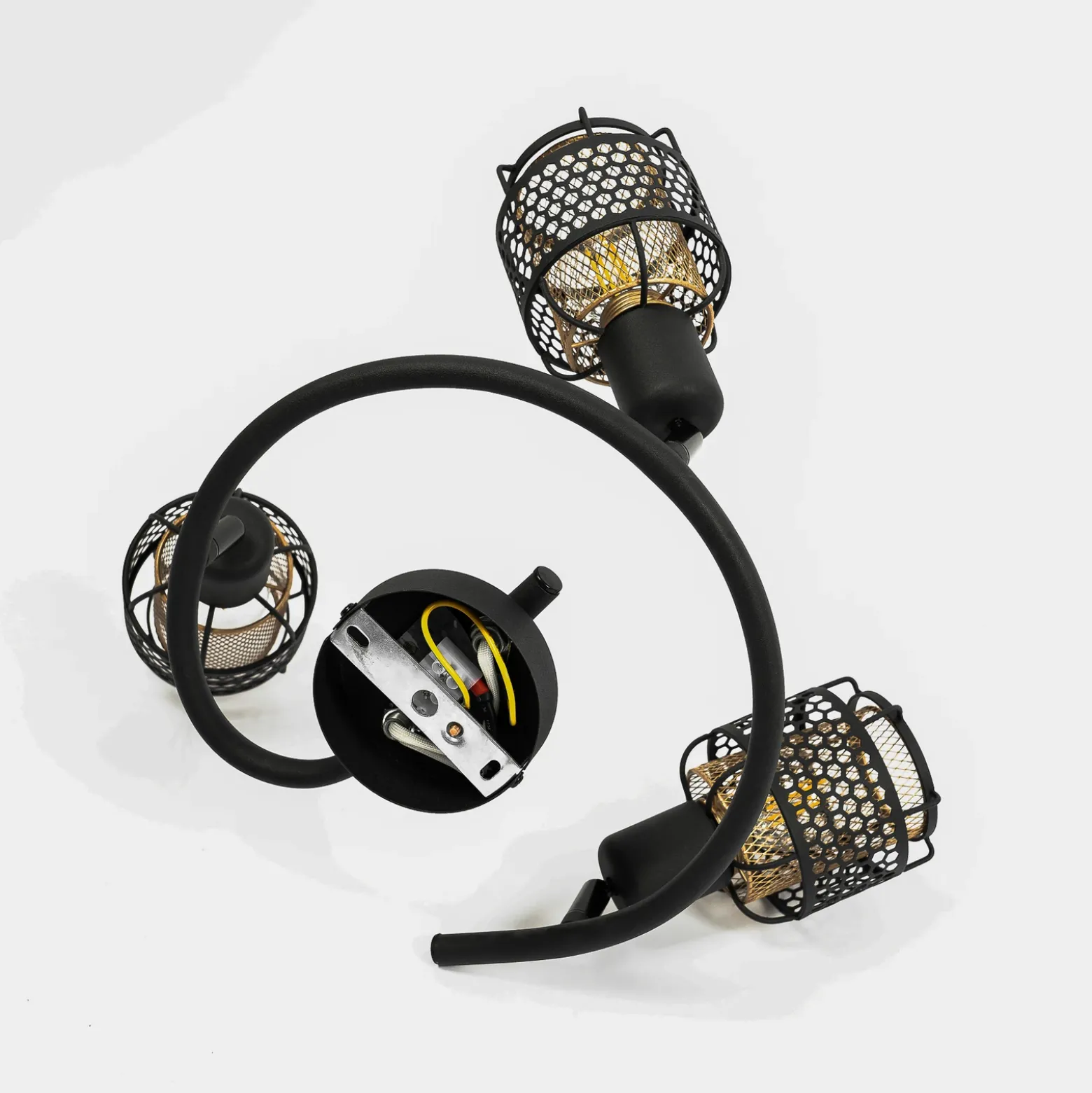 Lindby Eudoria plafón 3 luces negro/oro