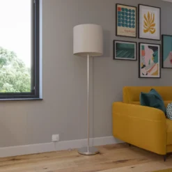 Lindby Everly lámpara de pie con pantalla textil