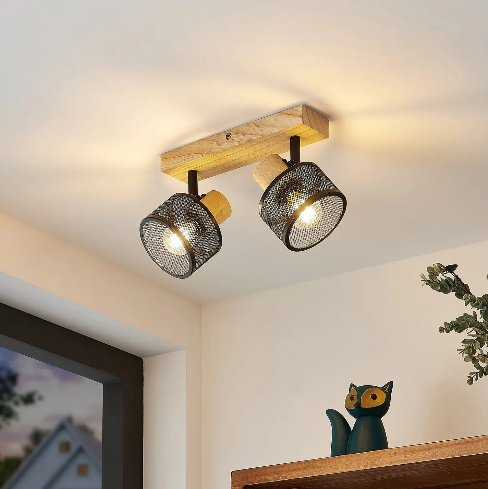 Lindby Evinora foco de techo de madera, 2 luces
