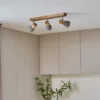Lindby Filiz foco, 3 luces, 47 cm de largo, madera, hormigón, E14