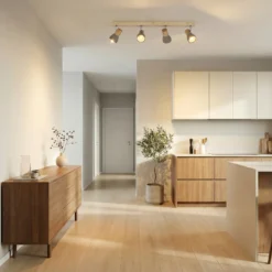 Lindby Filiz foco, 4 luces, 77 cm, madera, hormigón, E14