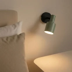 Lindby foco de pared Ovelia, verde/negro, metal, E27
