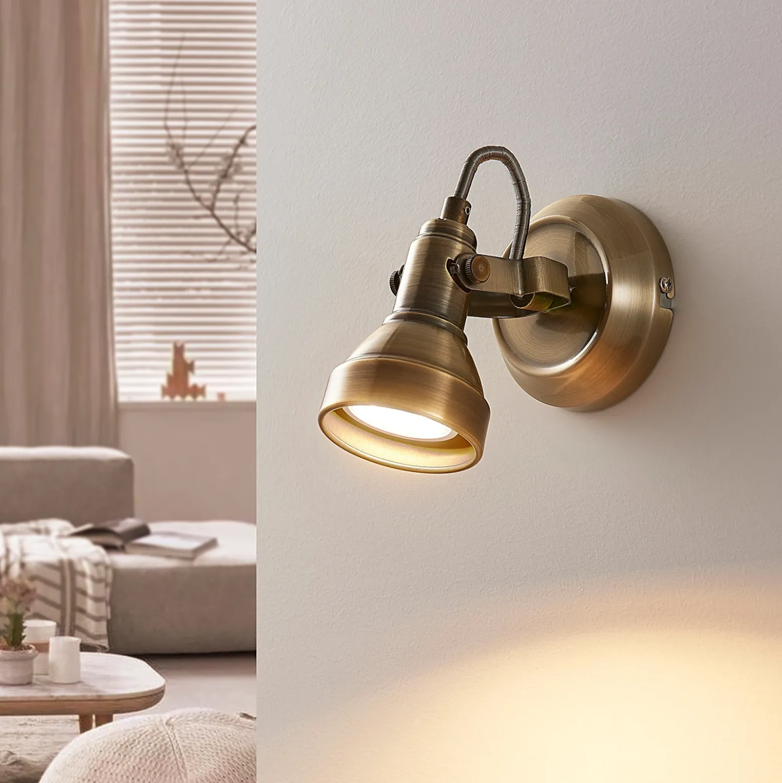 Lindby foco de pared Perseas, latón antiguo, metal, 16 cm, GU10
