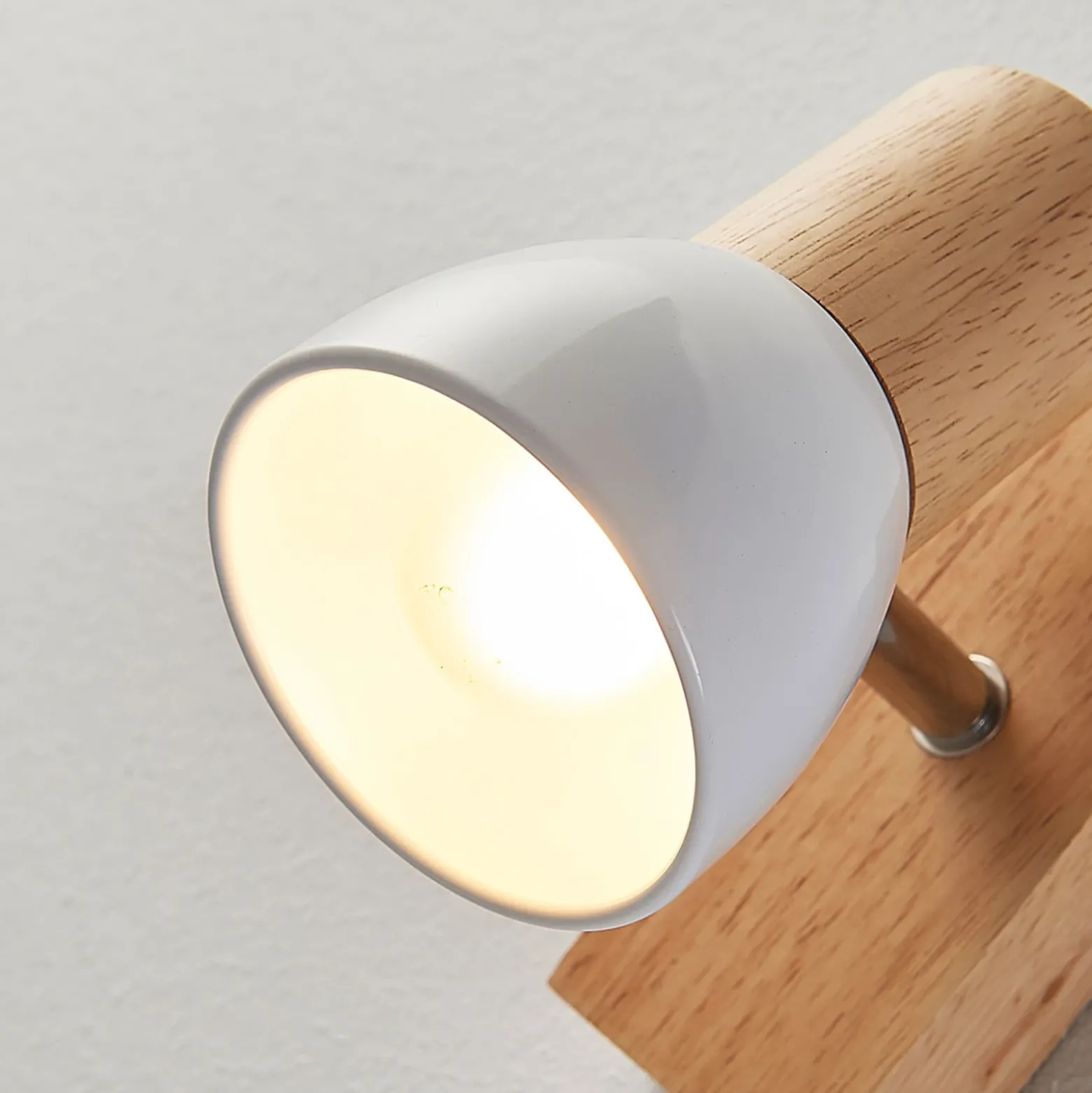 Lindby foco de pared Thorin, 14 cm alto, blanco, madera, E14