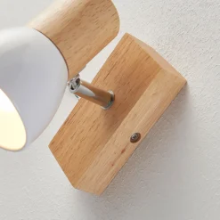 Lindby foco de pared Thorin, 14 cm alto, blanco, madera, E14