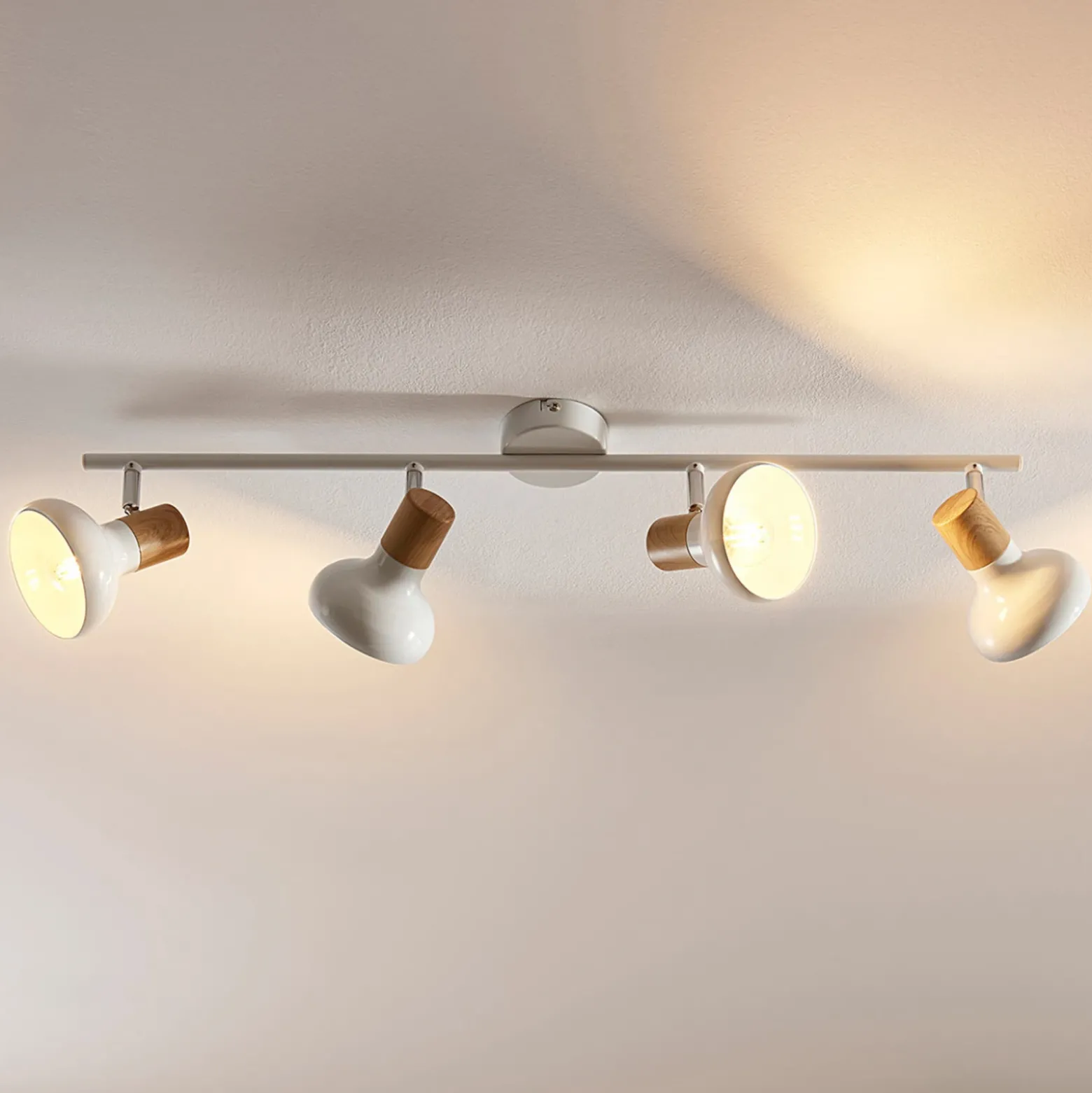 Lindby Fridolin downlight de techo, 70 cm, 4 luces, blanco, metal