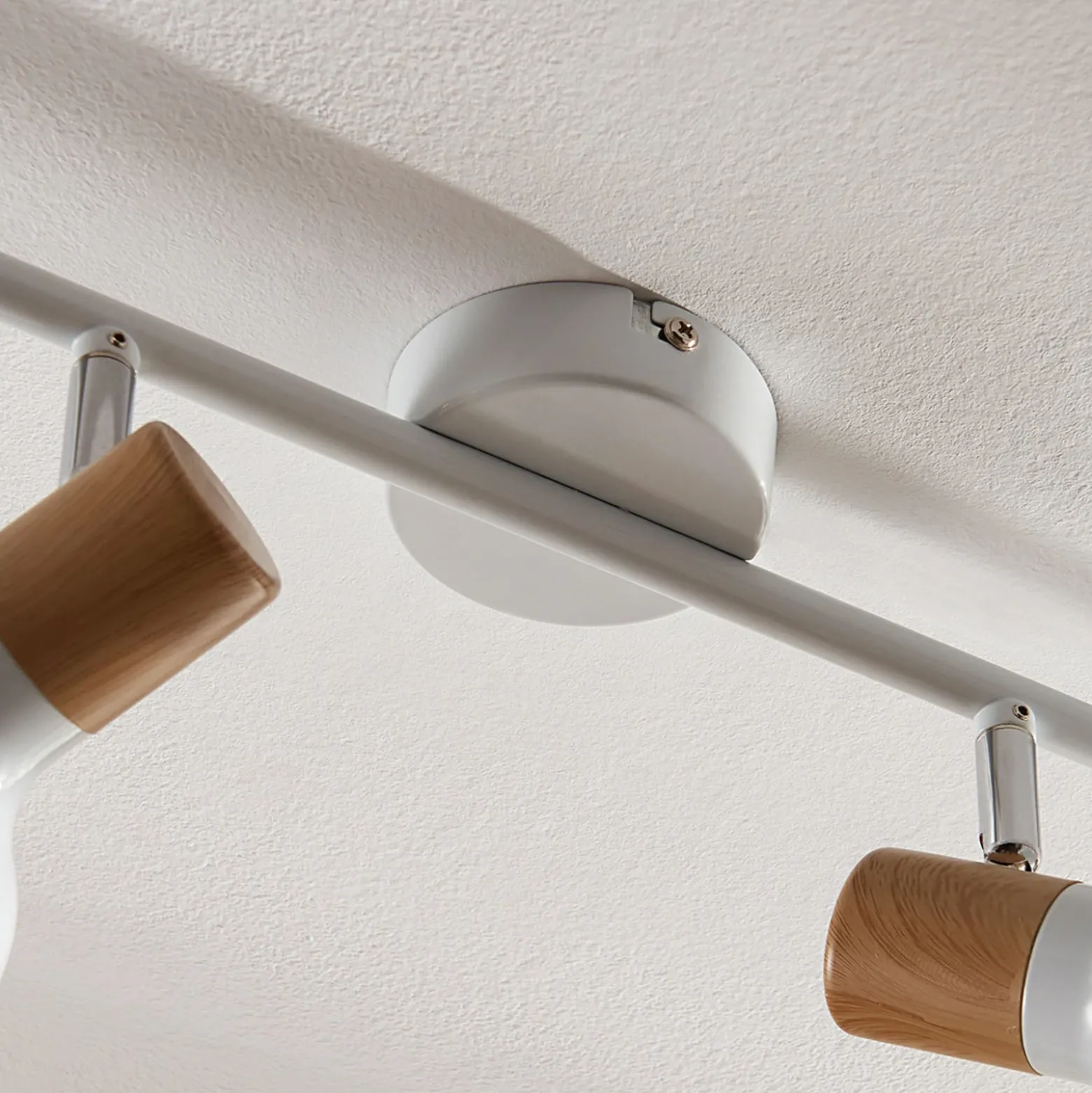 Lindby Fridolin downlight de techo, 70 cm, 4 luces, blanco, metal