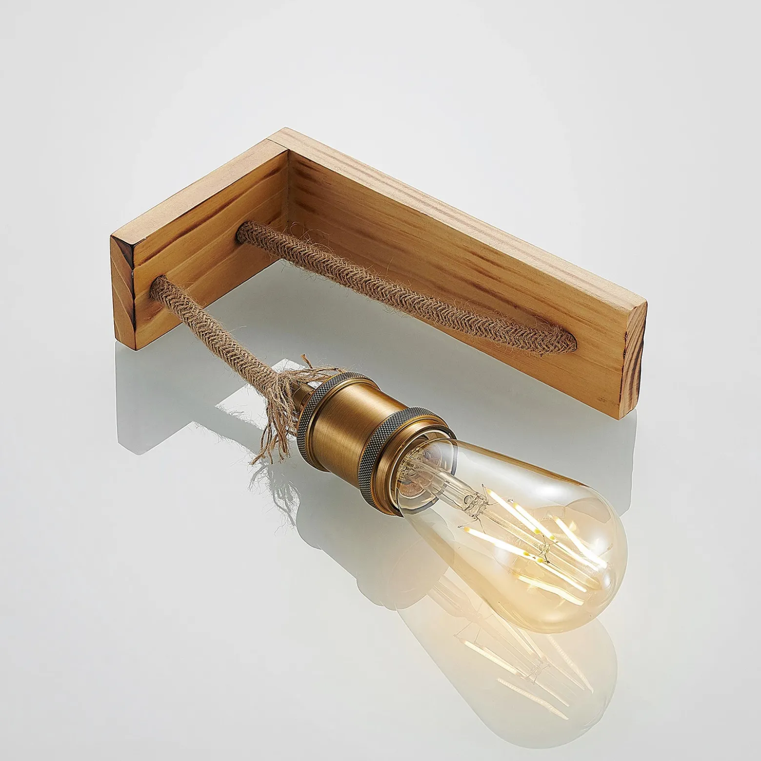 Lindby Helou aplique de madera