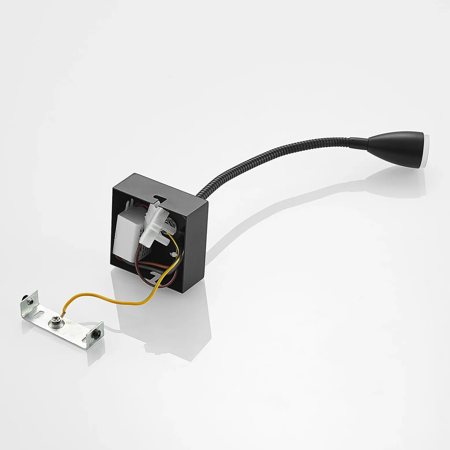 Lindby Jolka brazo de lectura LED, interruptor, negro mate
