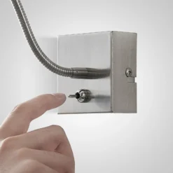 Lindby Jolka Brazo de lectura LED, interruptor, níquel