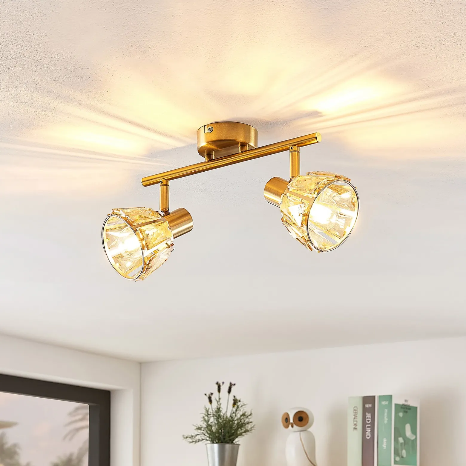 Lindby Kosta lámpara de techo, 2 luces, latón