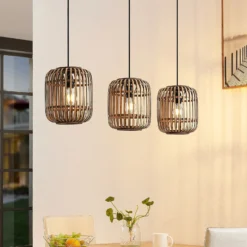 Lindby lámpara colgante Canyana, natural, 3 luces, ratán, 105 cm