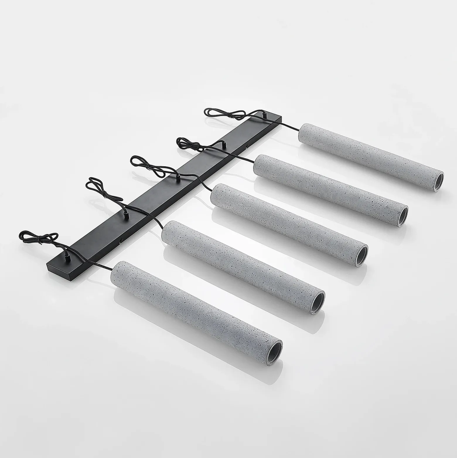 Lindby lámpara colgante Concretto, 100 cm, gris, 5 luces, hormigón