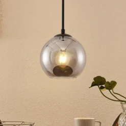 Lindby Lámpara colgante Jurian 1 luz, negro/humo