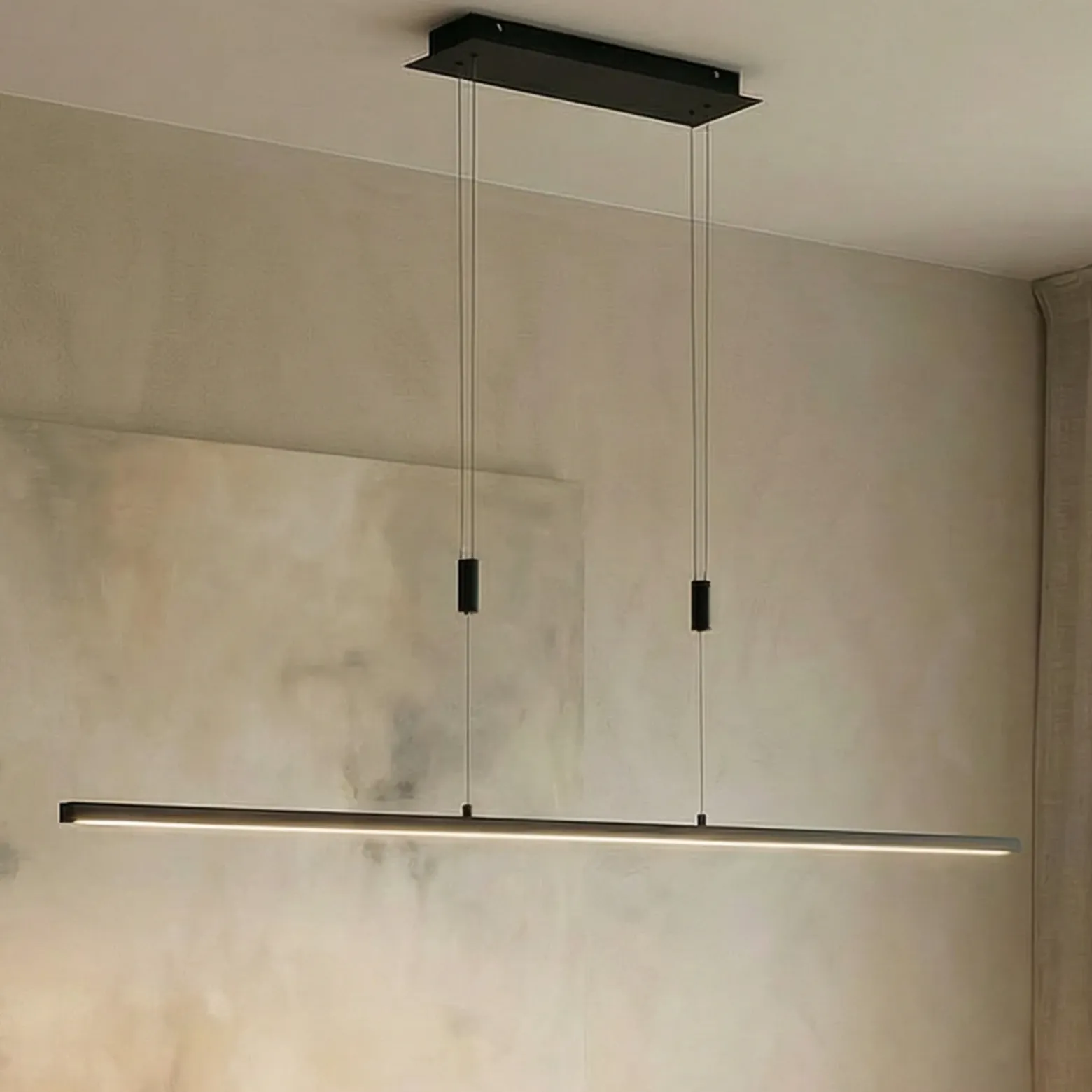 Lindby lámpara colgante LED Arneja, negra, CCT, regulable en altura