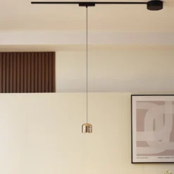 Lindby lámpara colgante LED Lumaro, dorado, Ø 8 cm, aluminio, 48V, atenuable