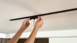 Lindby lámpara colgante LED Lumaro, dorado, Ø 8 cm, aluminio, 48V, atenuable