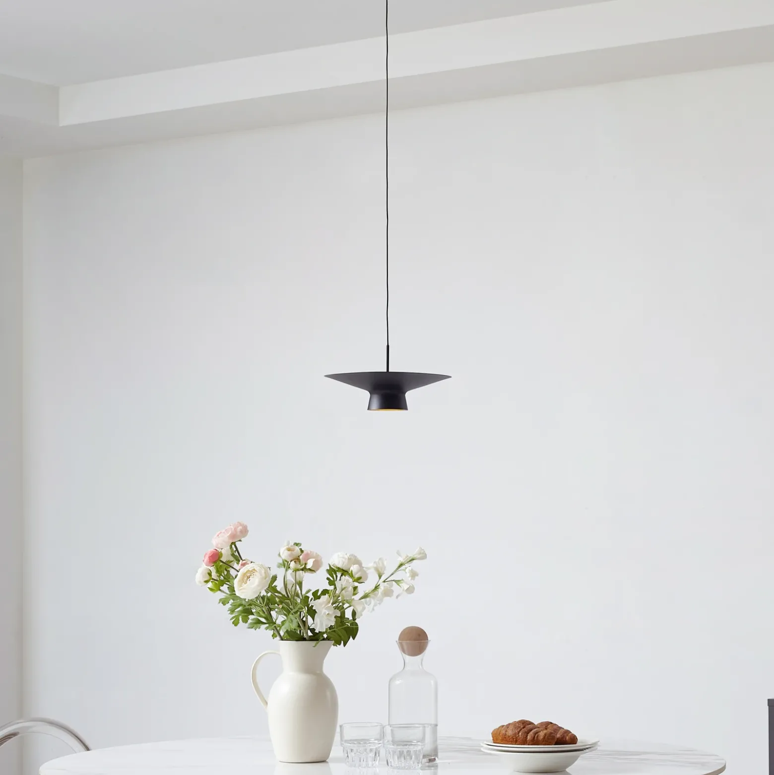 Lindby Lámpara colgante LED Norvind, 2 luces, negro, metal