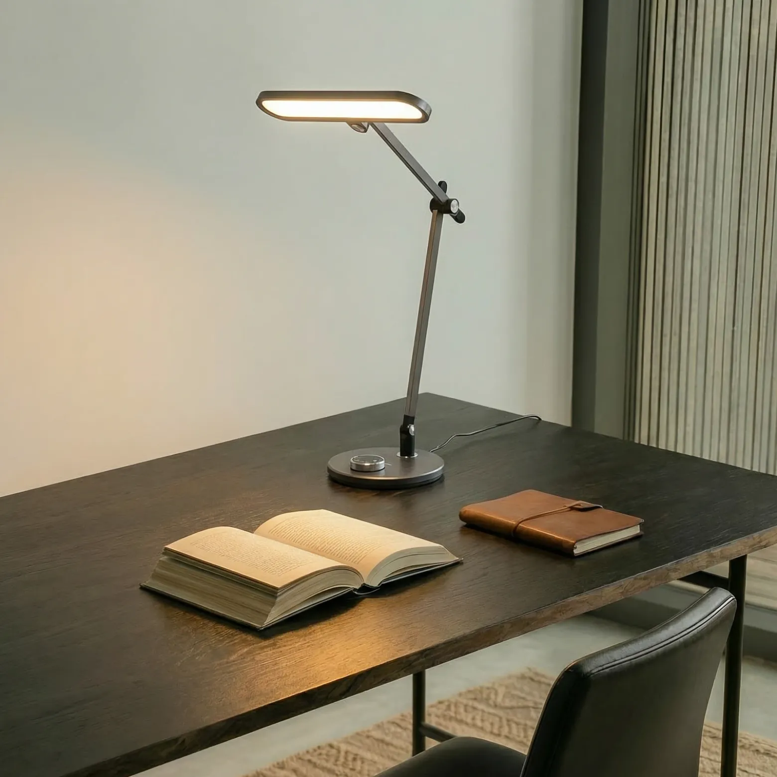 Lindby lámpara de mesa LED Elvir, gris, aluminio, altura 53cm, CCT