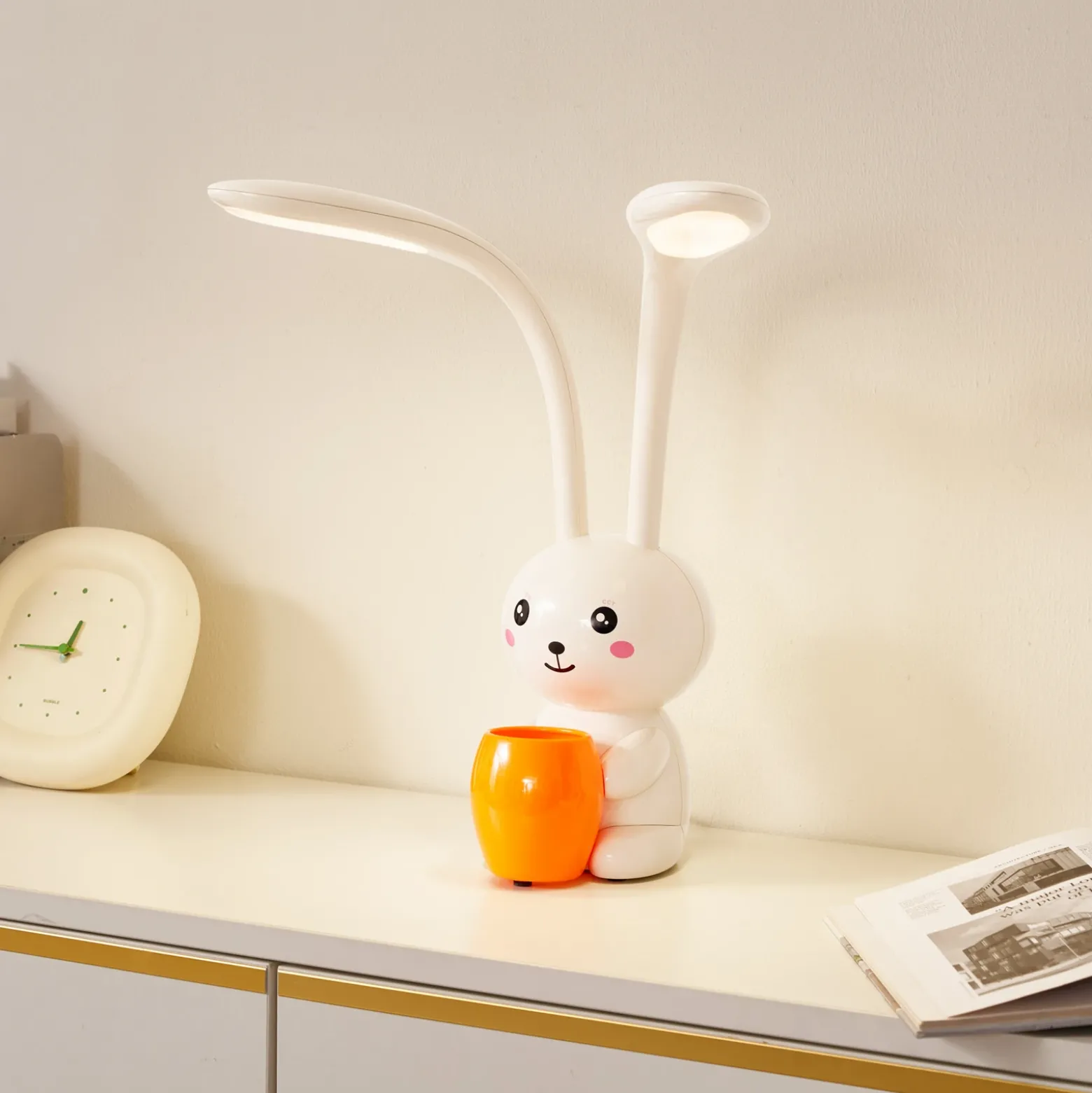 Lindby lámpara de mesa LED Haas, beige, plástico,CCT,altura39cm