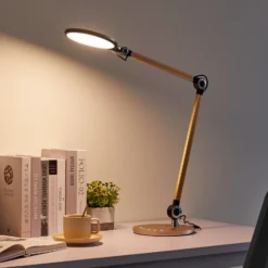 Lindby lámpara de mesa LED Nyxaris, oro, metal, CCT, 50 cm