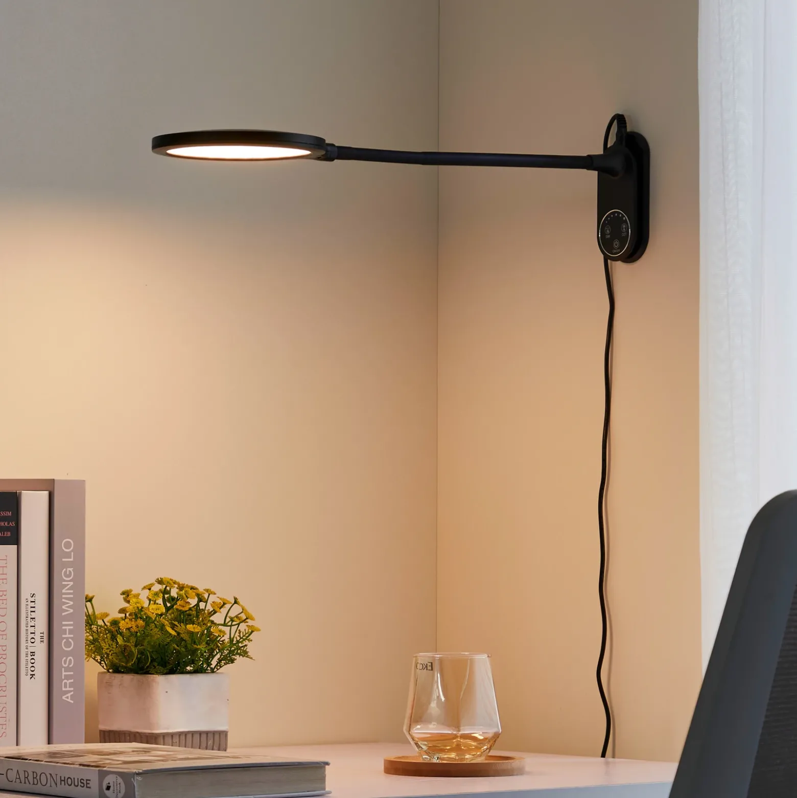 Lindby Lámpara de mesa LED Valtaria, negra, CCT, atenuable