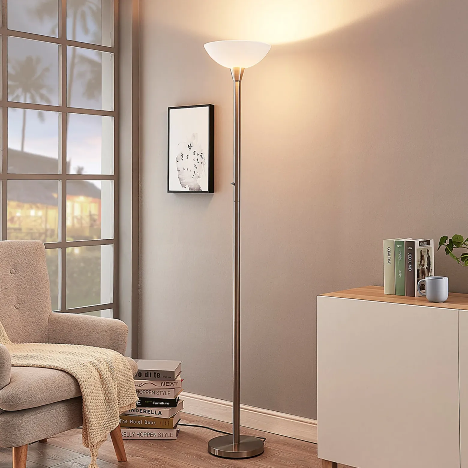 Lindby lámpara de pie Ignacia, color níquel, vidrio, 180 cm, E27
