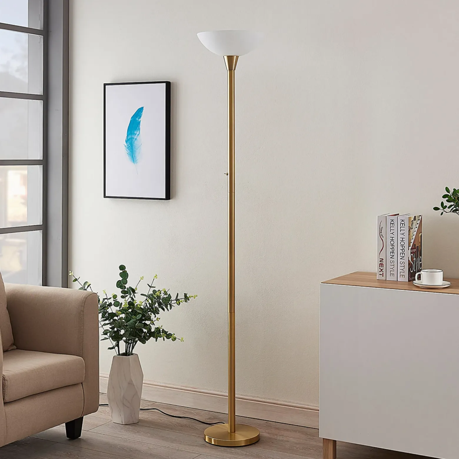 Lindby lámpara de pie Ignacia, color latón, cristal, 180 cm, E27
