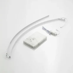 Lindby Lámpara de pie LED arqueada Kendra, blanca, aluminio, altura 180cm