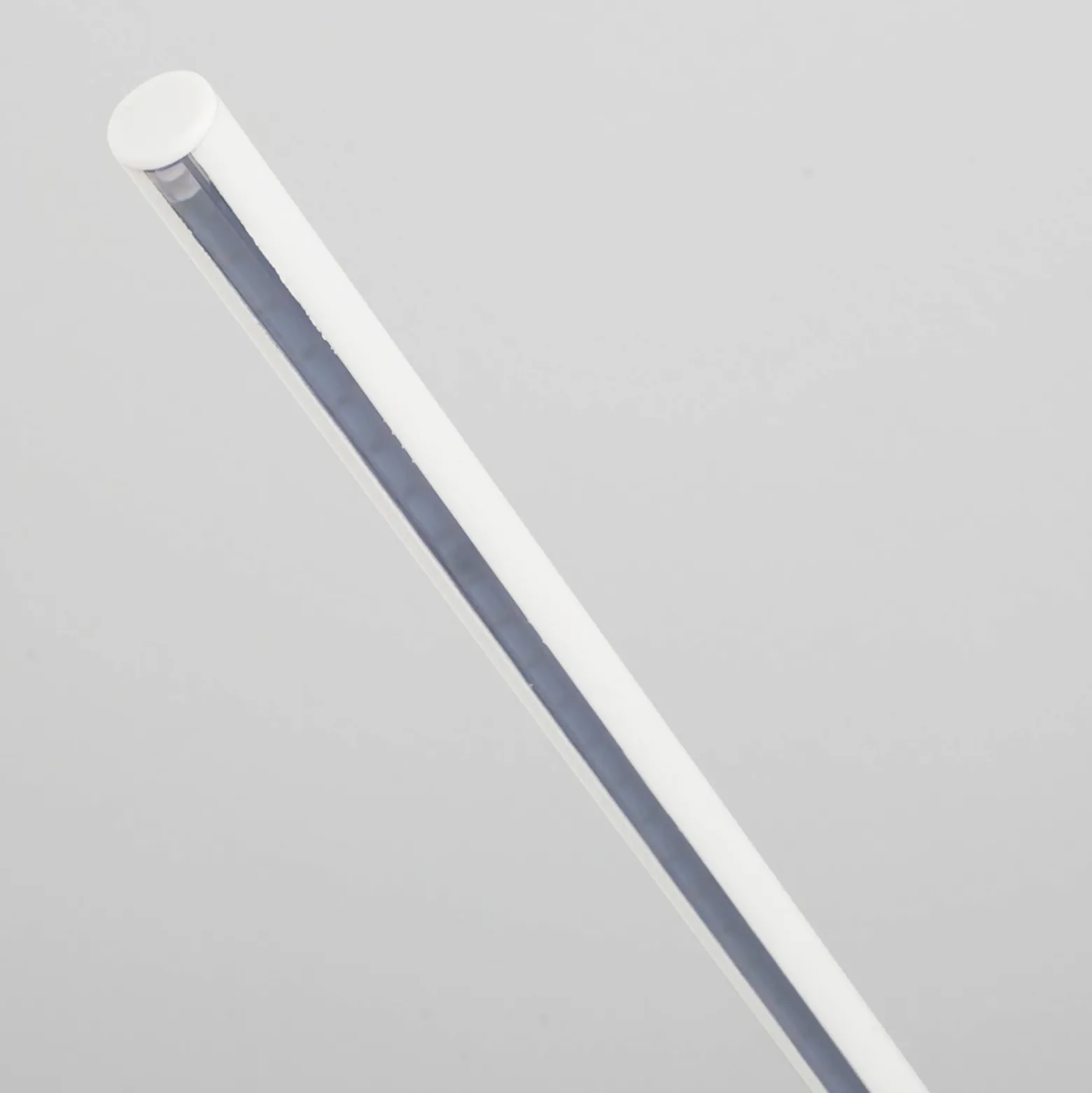 Lindby lámpara de pie LED Danua, blanca, metal, altura 200cm