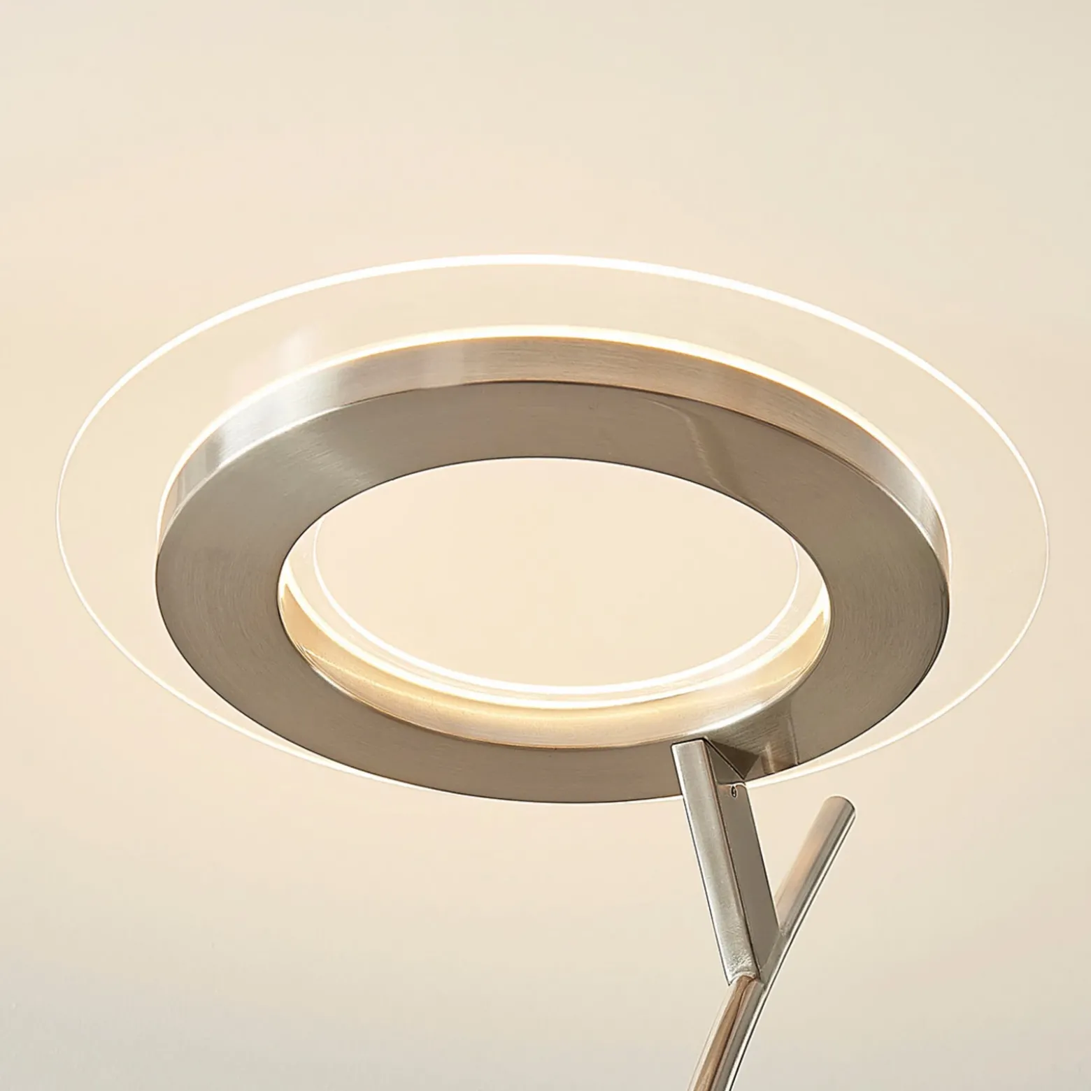 Lindby lámpara de pie LED Darion, gris, metal, atenuable, 180cm