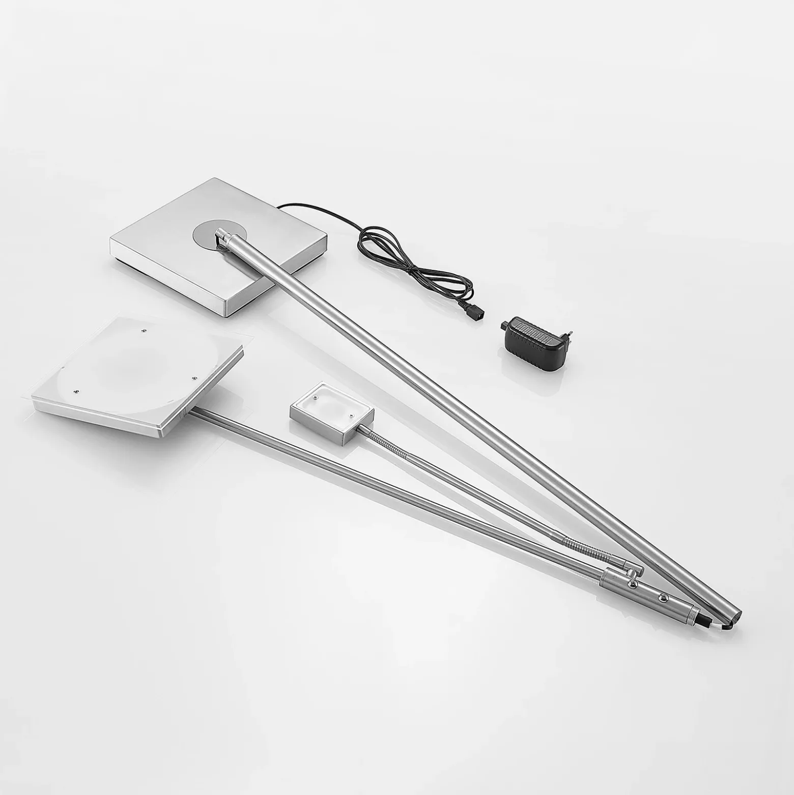 Lindby Lámpara de pie LED Sumani, angular, níquel, altura 180 cm